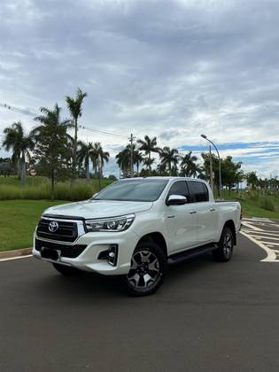 TOYOTA HILUX 2.8 SRX 4X4 CD 16V DIESEL 4P AUTOMÁTICO